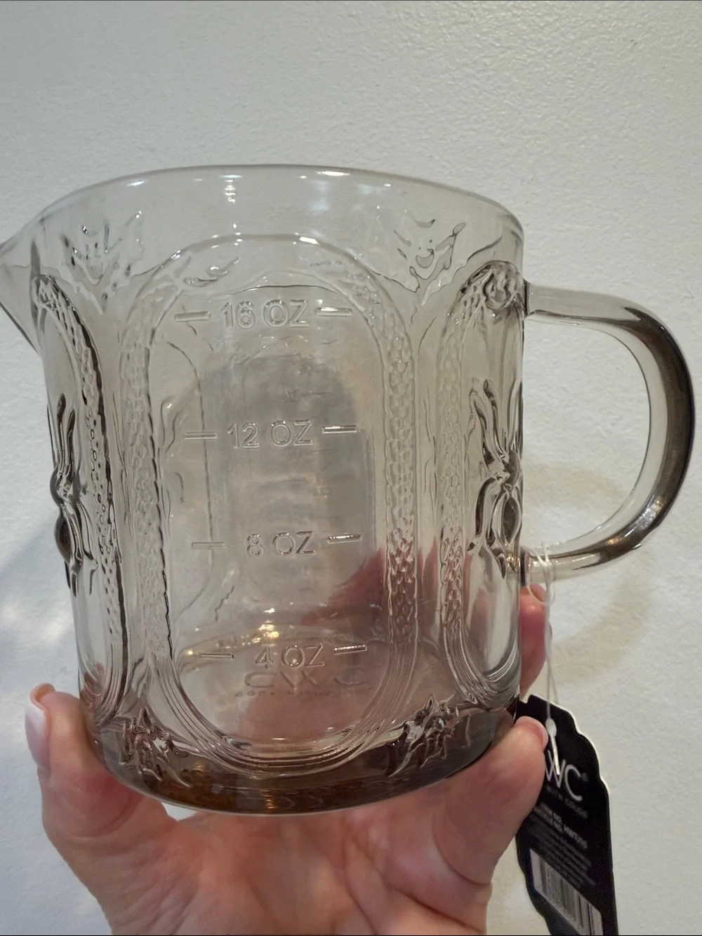 NWT. Viral!! CWC, (Cook With Color), 16oz., glass measuring cup.